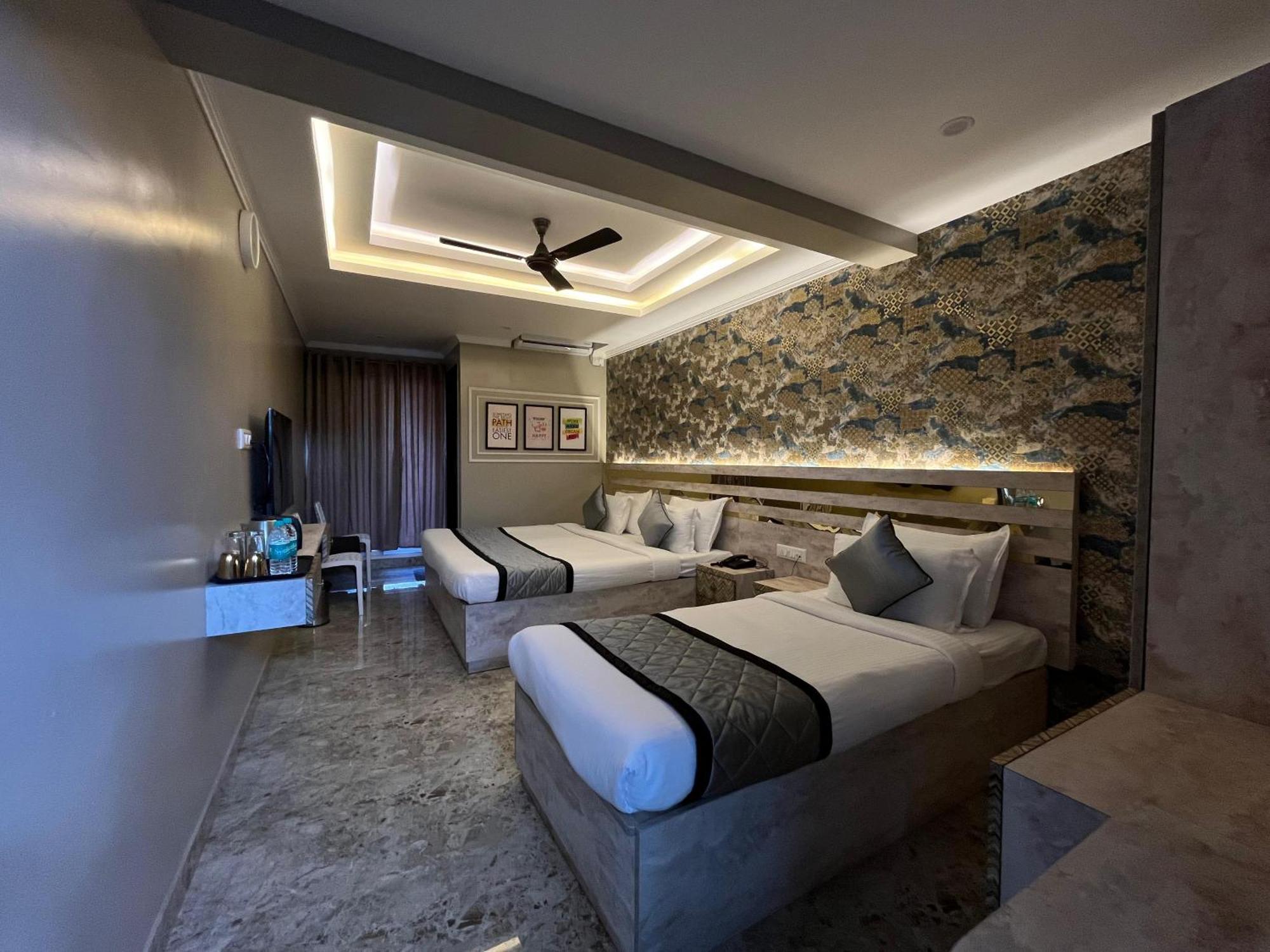 Hotel Lg Suites Bangalore Eksteriør bilde