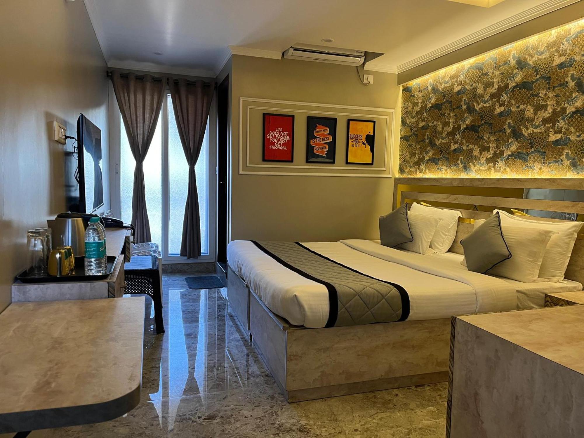 Hotel Lg Suites Bangalore Eksteriør bilde