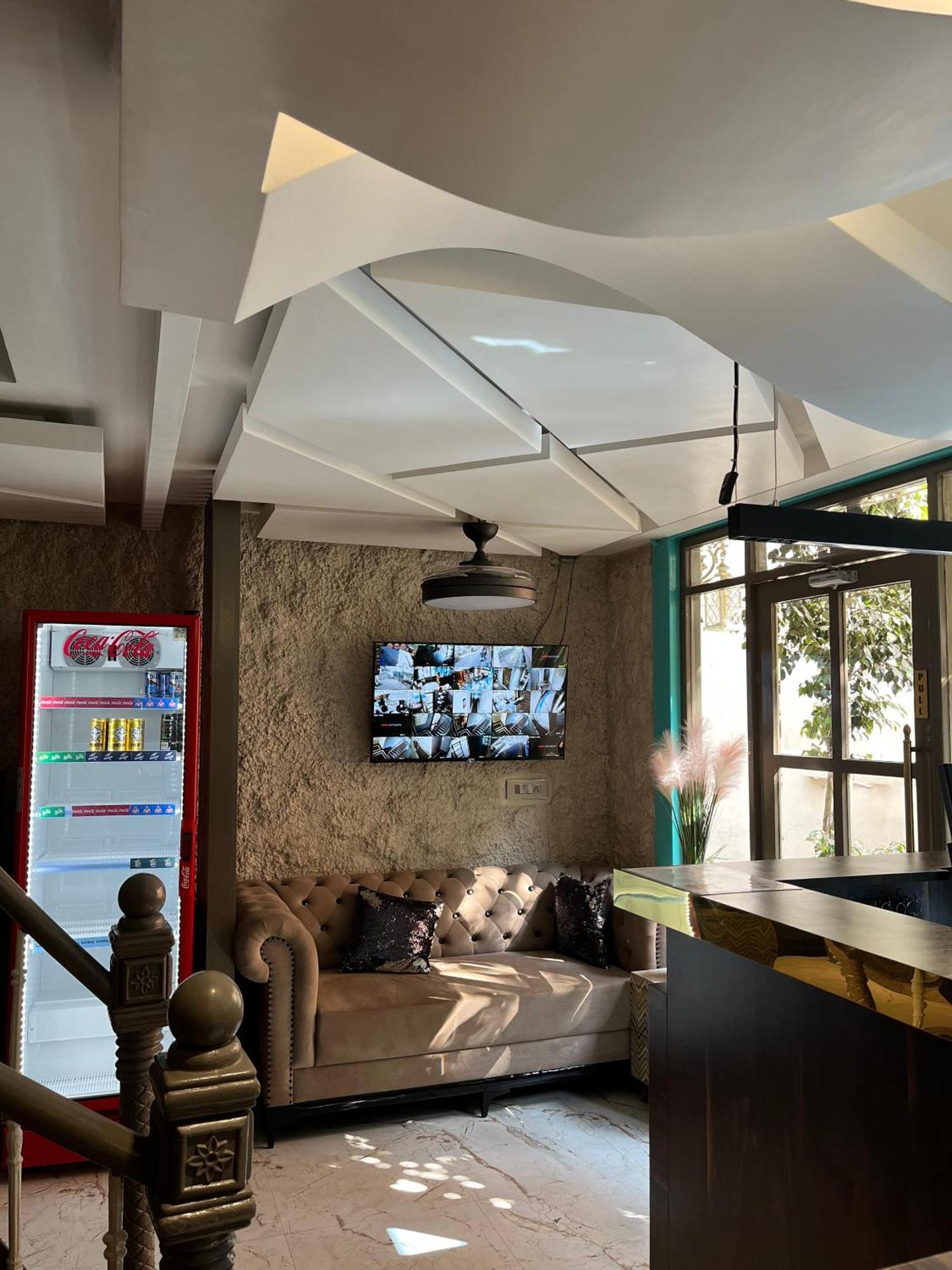 Hotel Lg Suites Bangalore Eksteriør bilde